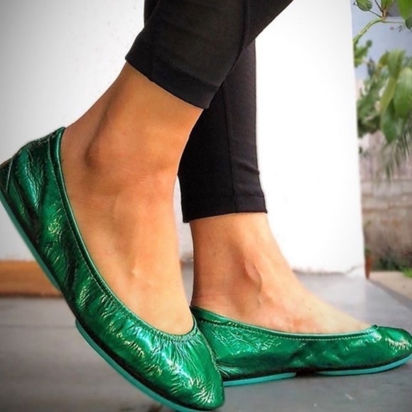 TIEKS by Gavrieli Emerald Green Metallic Shiny Patent Leather Ballet Fold Flats - Picture 12 of 13
